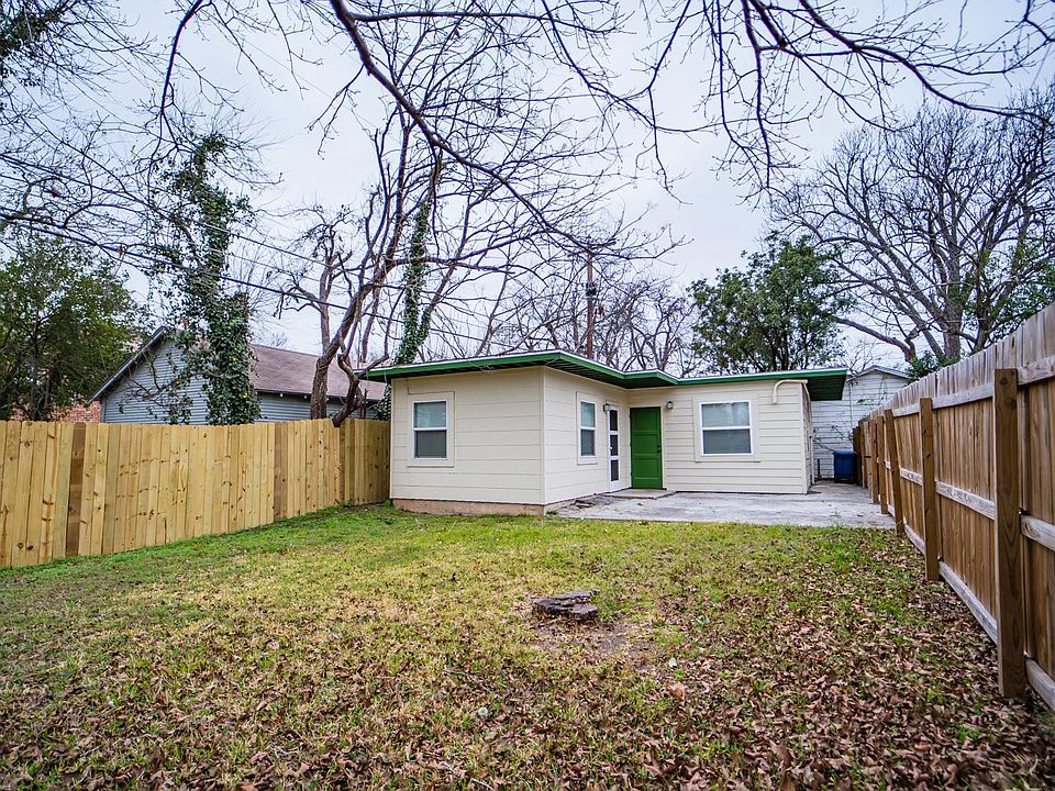 1st image of 130 E Norwood Ct #3