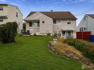 54 Atlantic St, Metuchen, NJ 08840