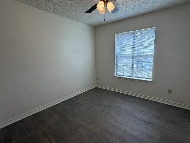 5 Robin Drive-Horton - 1 — Photo 4