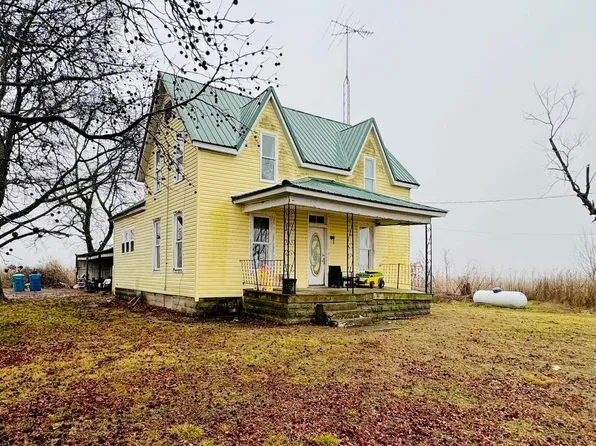 1266 Walnut Hill Rd, Centralia, IL 62801