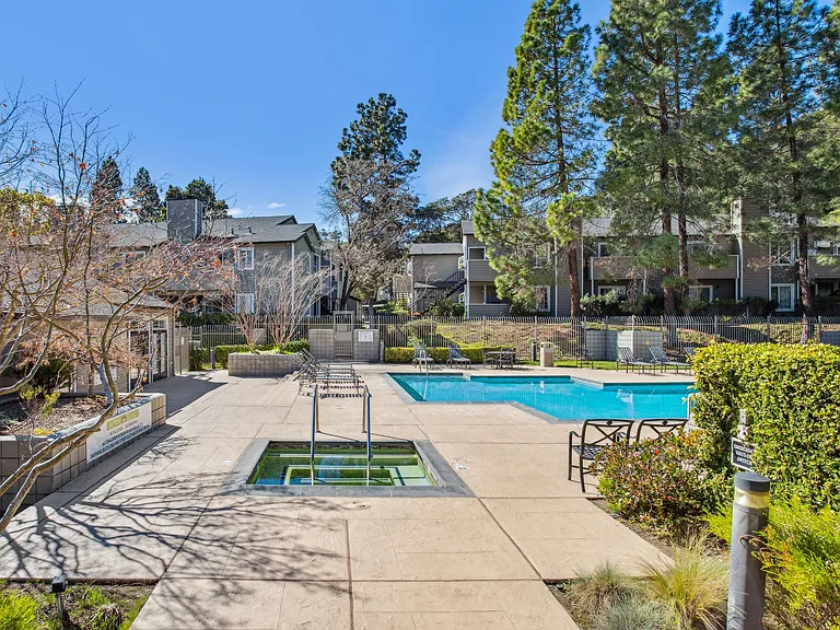 600 Canyon Oaks Dr #F — Photo 49