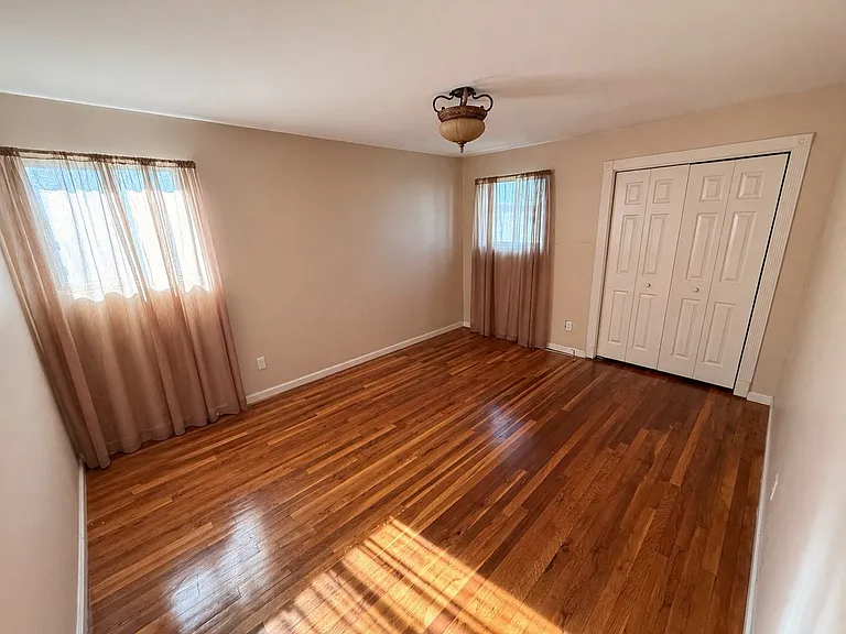 73 Rockville Ave #1 — Photo 10