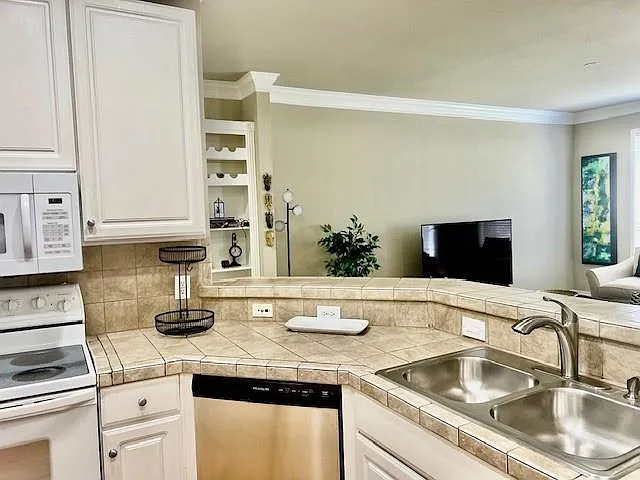 2400 McCue Rd #356 — Photo 7
