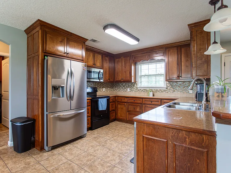 97 Mill Pond Pl — Photo 10
