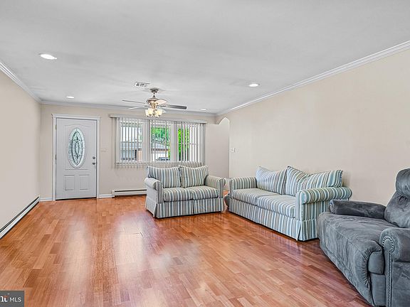 4th image of 32 Liberta Dr