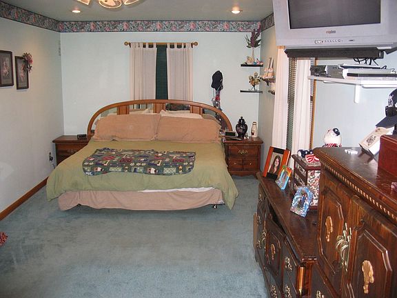 Master Bedroom 1st floor