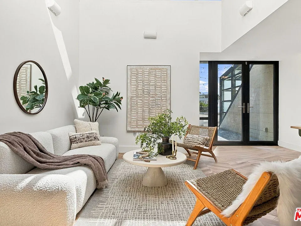 17351 W Sunset Blvd #505A