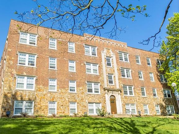 3rd image of 1217 Whitney Ave #1517870