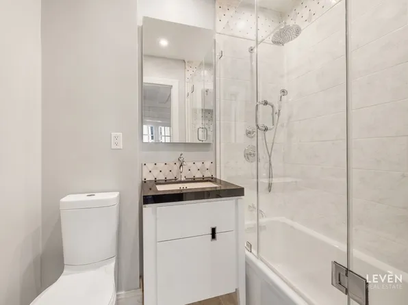 25 West 64th Street image 8 of 9