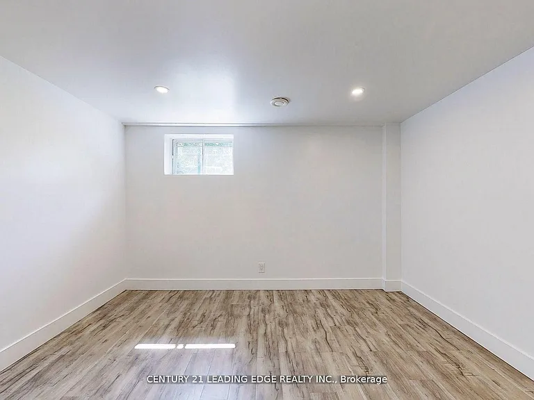 70 Wexford Blvd #BASEMENT — Photo 20