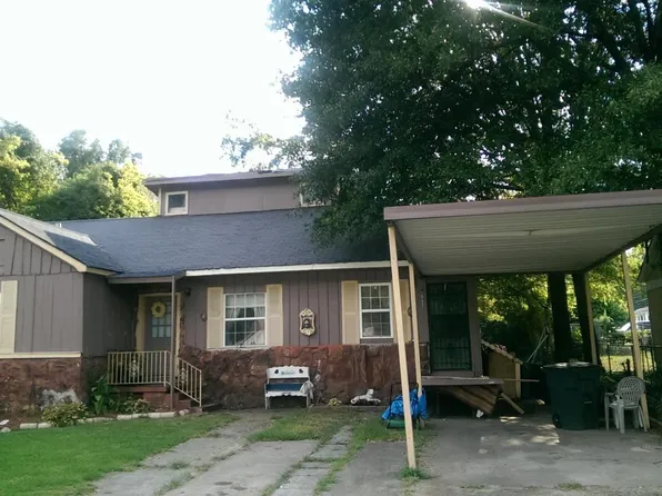 1323 15th St N, Columbus, MS 39701