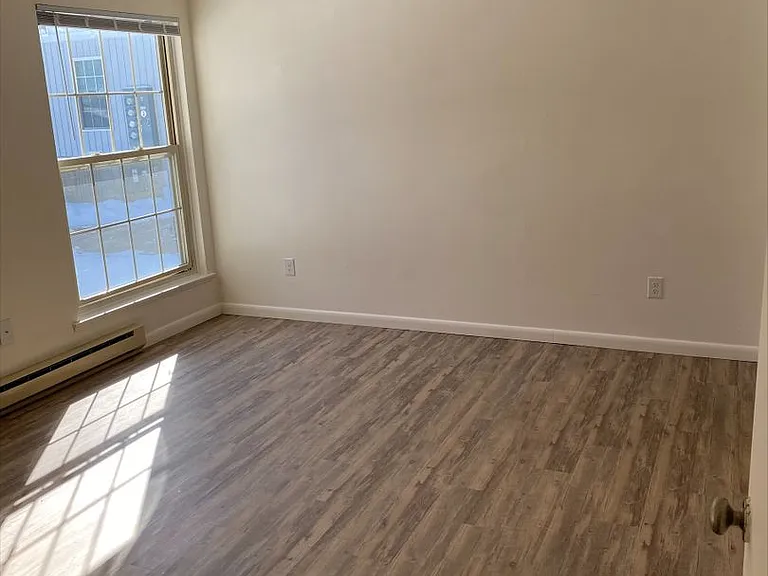 University Park Apartments near Cornell University — Photo 112