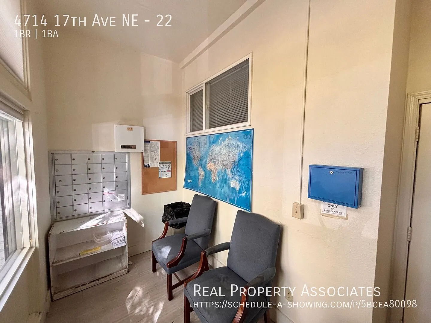 Room For Rent In The University District Flexible Lease Terms! *Shared Living* — Photo 2