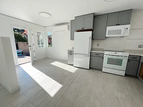 374 Oakdale Dr Photo 1