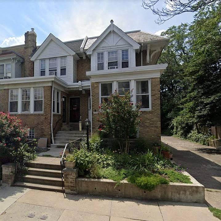1st image of 4842 Larchwood Ave #A
