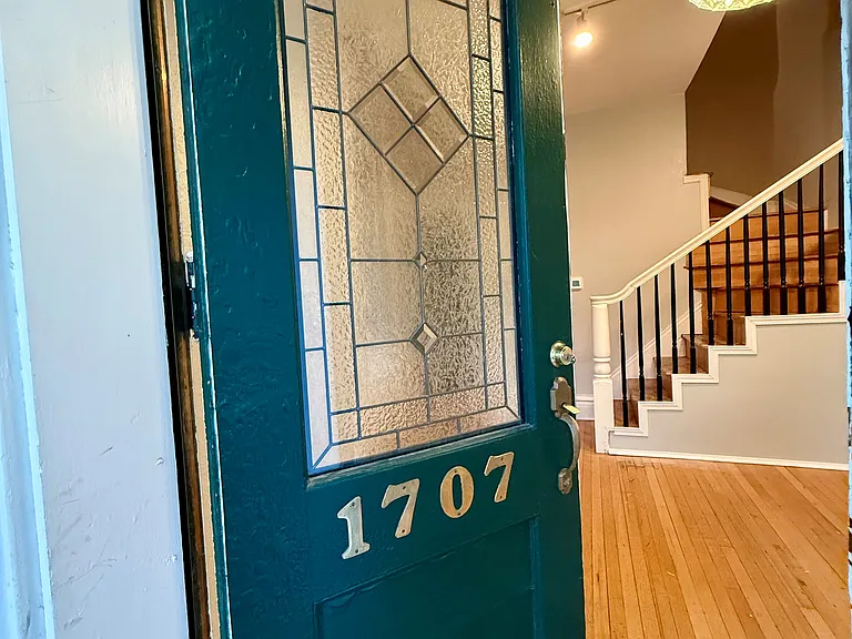 1707 Vine St — Photo 4