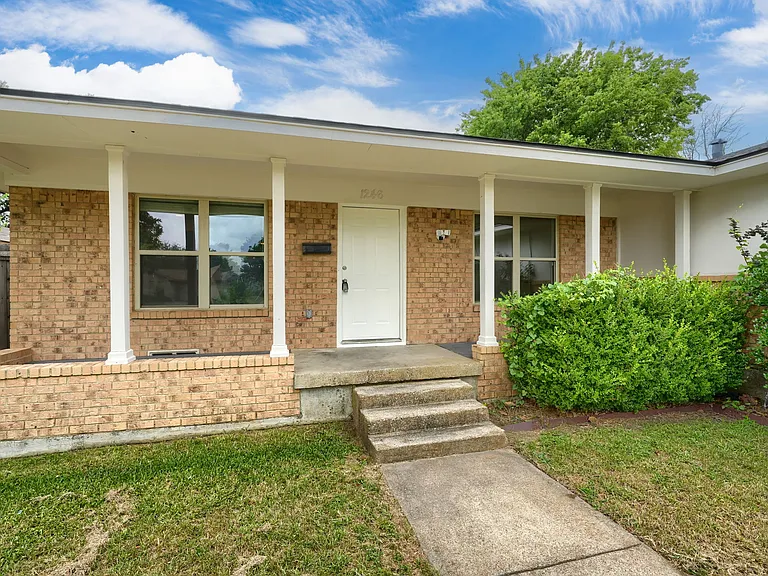 1246 Woodburn Trl — Photo 3
