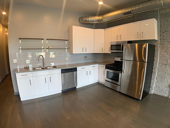 4th image of 1856 S Blue Island Ave #2F