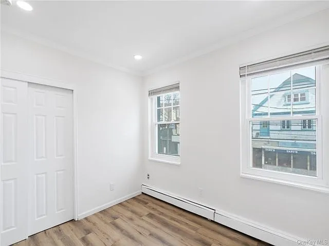 21-29 Audrey Ave #D — Photo 2