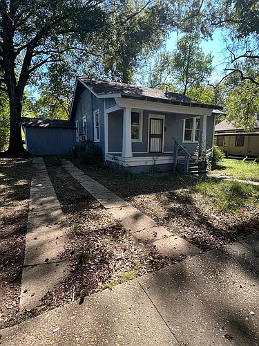 2413 Queens Hwy Photo 1
