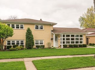 9039 Menard Ave, Morton Grove, IL 60053