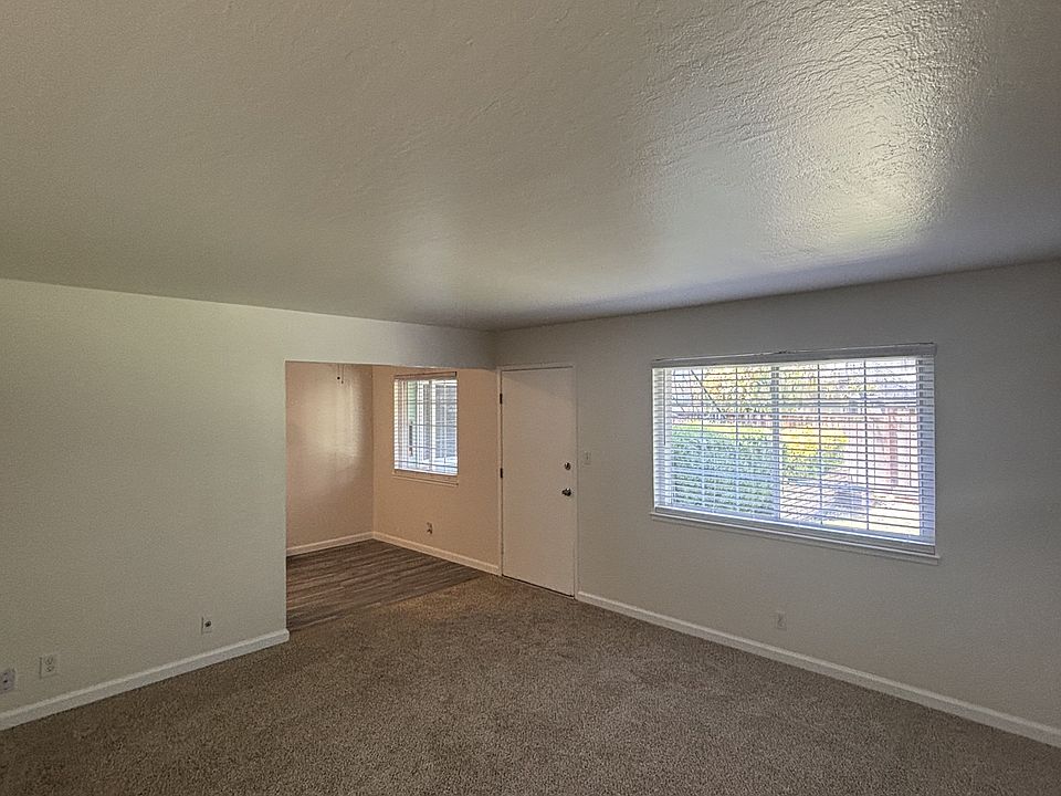 Living Room/Dinning