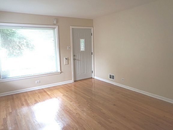 3rd image of 3207 Wilcox Ave