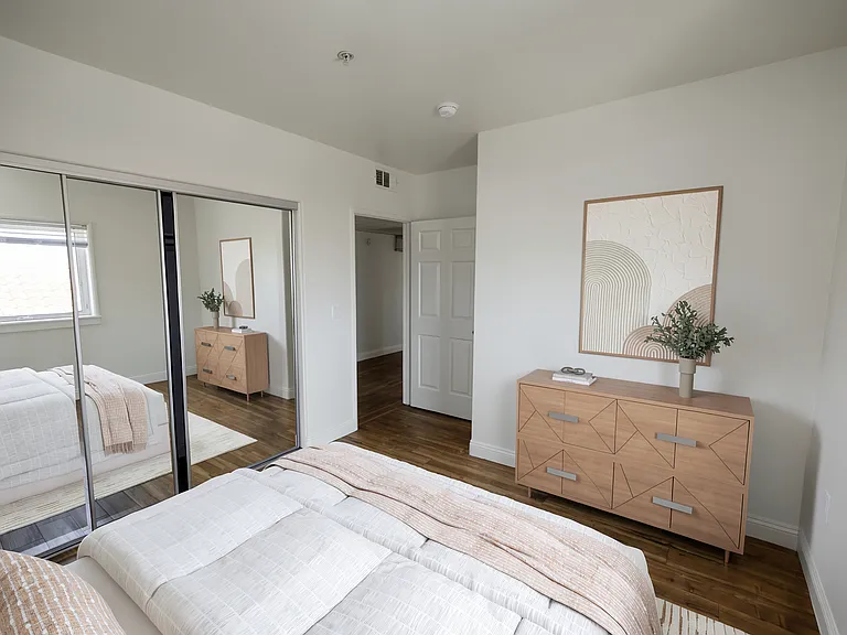 Bonnie Brae Apartments — Photo 7