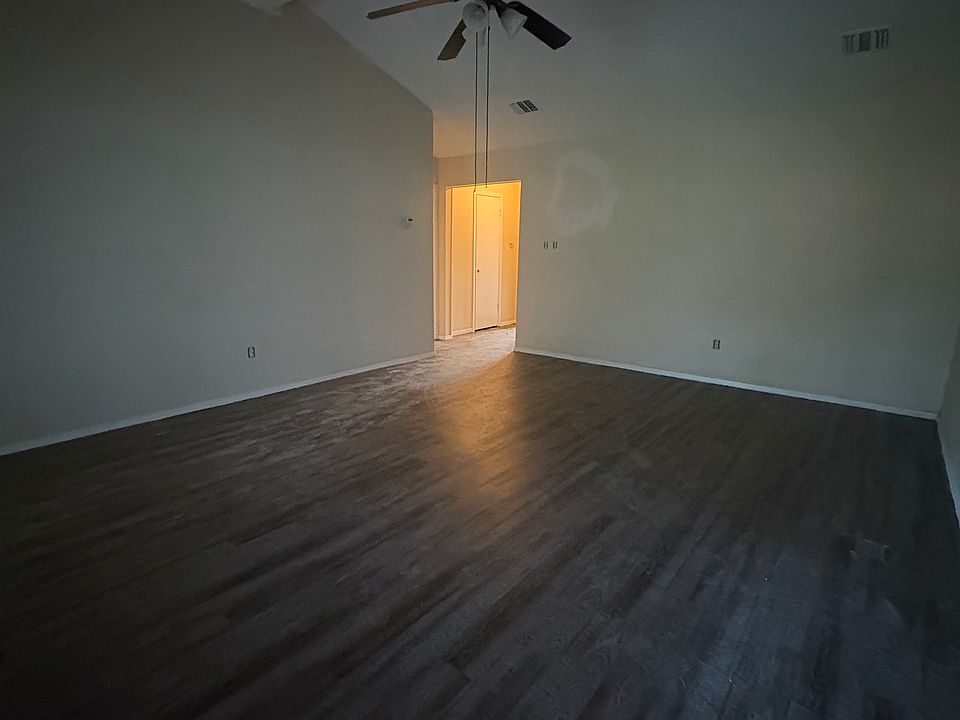1st image of 706 Redstone St