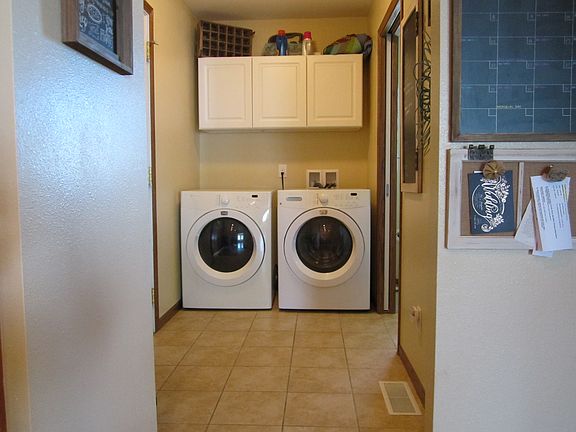 Mud room and laundry room