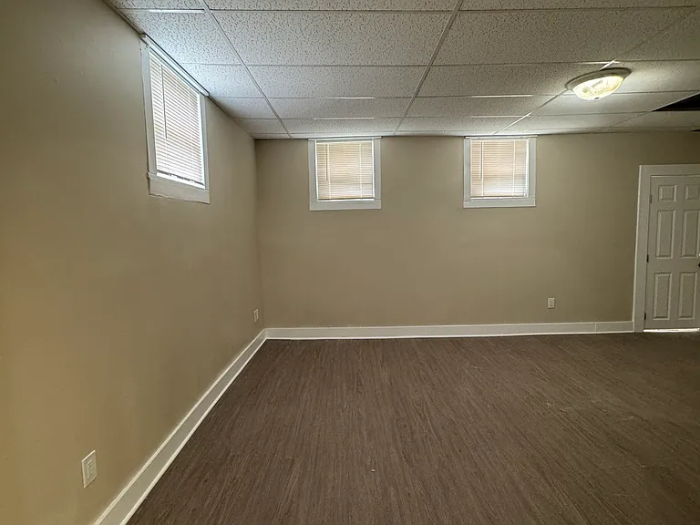 605 E 2nd St #5 — Photo 8