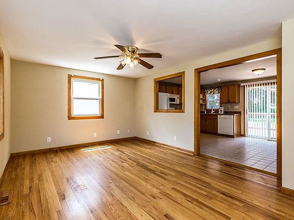 4th image of 205 Homewood Dr