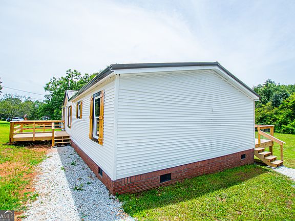 3rd image of 372 Wessmanor Cir