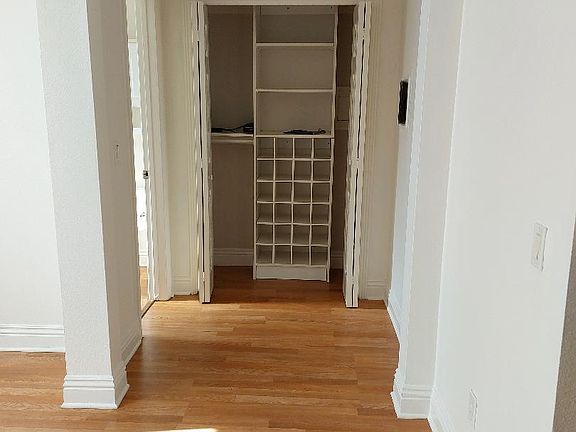 4th image of 1160 E Lexington Ave E