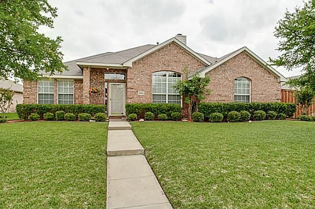 1st image of 1824 Lake Falcon Dr