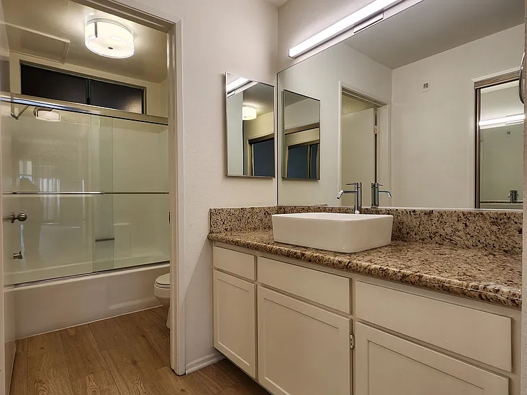 1444 S. Saltair — Photo 27