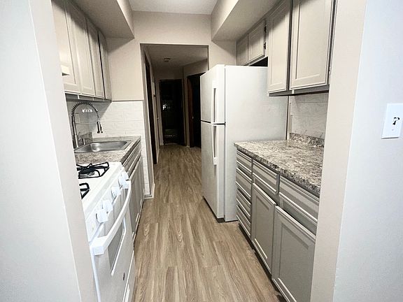 4th image of 188 Pleasant Plains Ave Floor 2