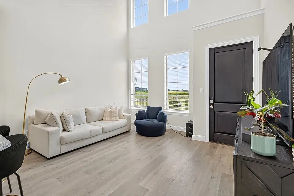 4 bed, 3.5 bath, 1703 sqft, $3,000 — Photo 3