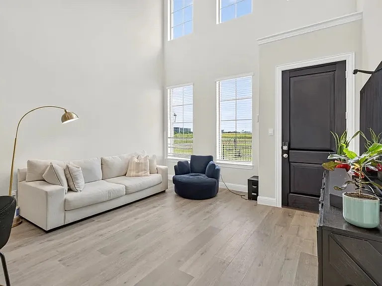 1536 Lake District Dr — Photo 3