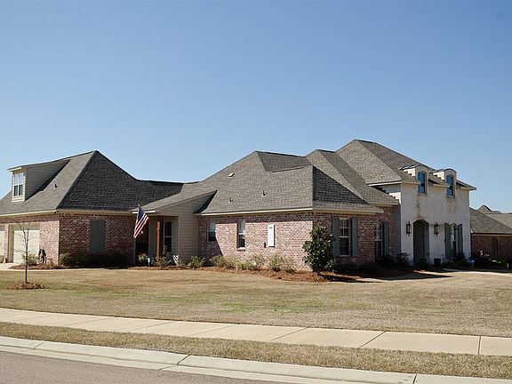 3rd image of 157 Belle Terre Dr