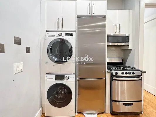 Rented by Lockbox Realty | media 2