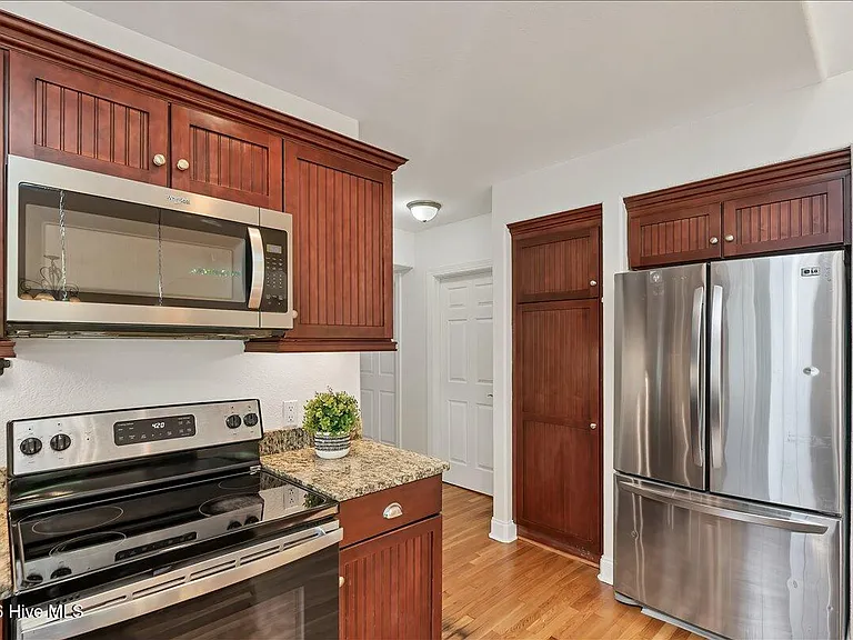 430 N Ridge St — Photo 21