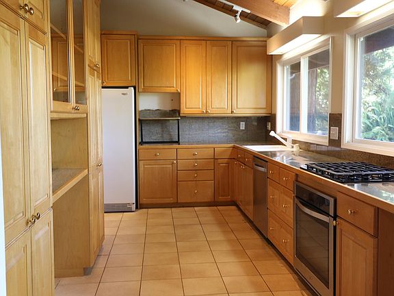4th image of 34 Buena Vista Ave