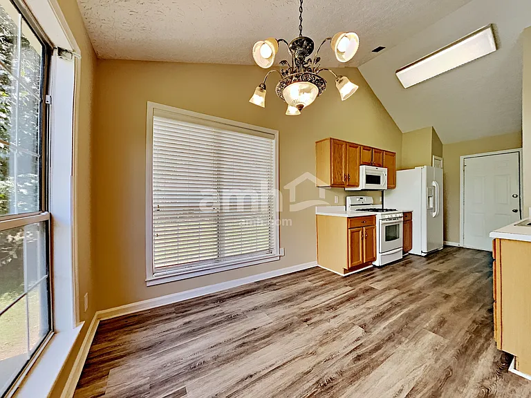 2510 Baysridge Dr NW — Photo 4