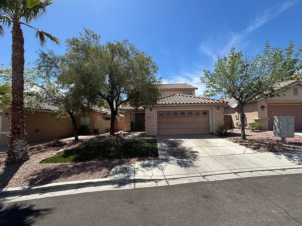 3237 Little Stream St