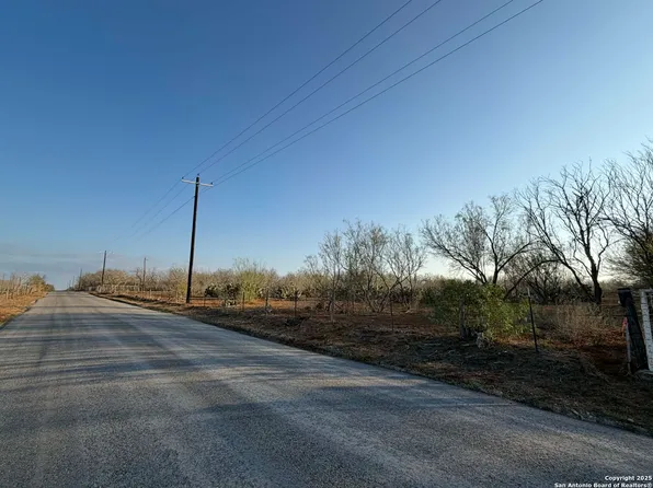 AB 1244 LANE T Los Alamos, Cotulla, TX 78014