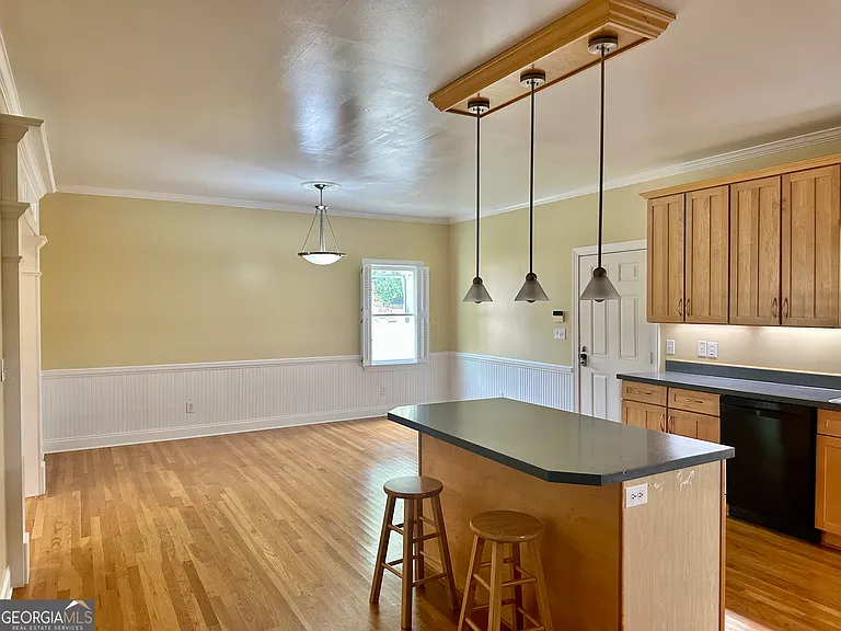 1594 Hardin Ave — Photo 8
