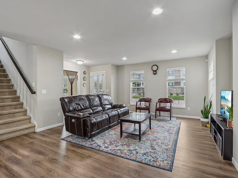 1835 Summerfield Way — Photo 6