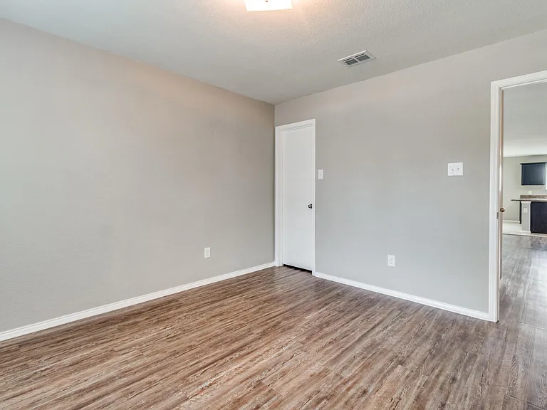 1434 S Raven Dr — Photo 13