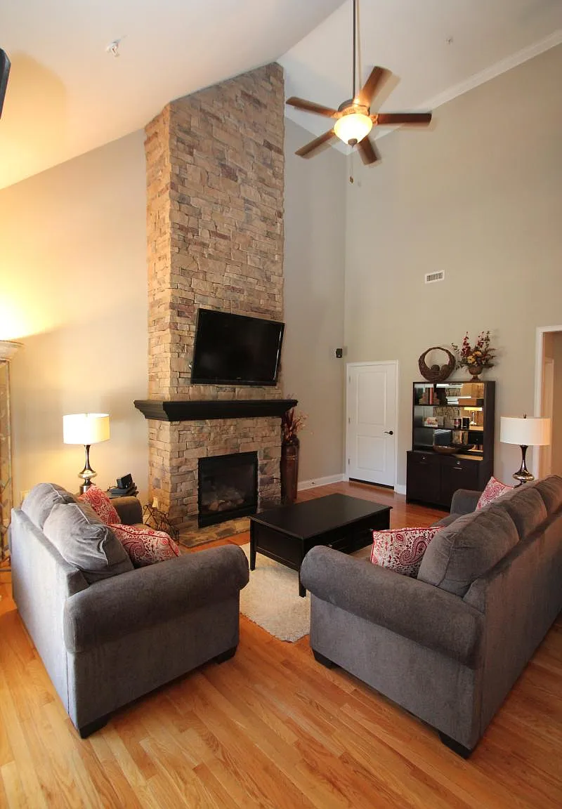10 Edge Court — Photo 3